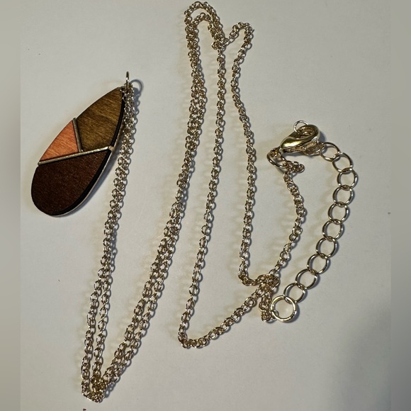 PALMERO WOOD & BRONZE NEUTRAL COLORBLOCK TEARDROP PENDANT NECKLACE - Picture 8 of 8